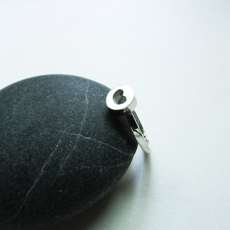 round heart ring | mittag jewelry | handmade and made in Taiwan - แหวนทั่วไป - เงิน สีเงิน