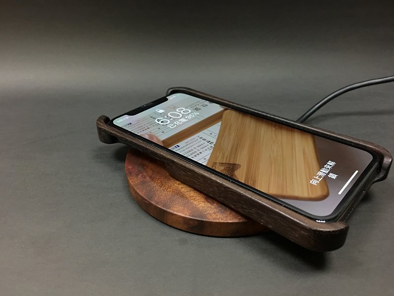 Log wireless charging combination_Liaoguo Cinnamomum - Phone Cases - Wood Brown