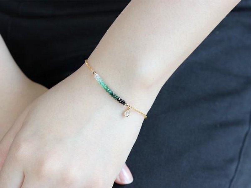 Stone Gradation Emerald Bracelet That Symbolizes Wisdom May Birthstone 14KGF Version - สร้อยข้อมือ - เครื่องเพชรพลอย สีเขียว