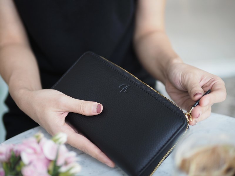 Classic wallet (Black) : Long zip wallet, cow leather - 銀包 - 真皮 黑色