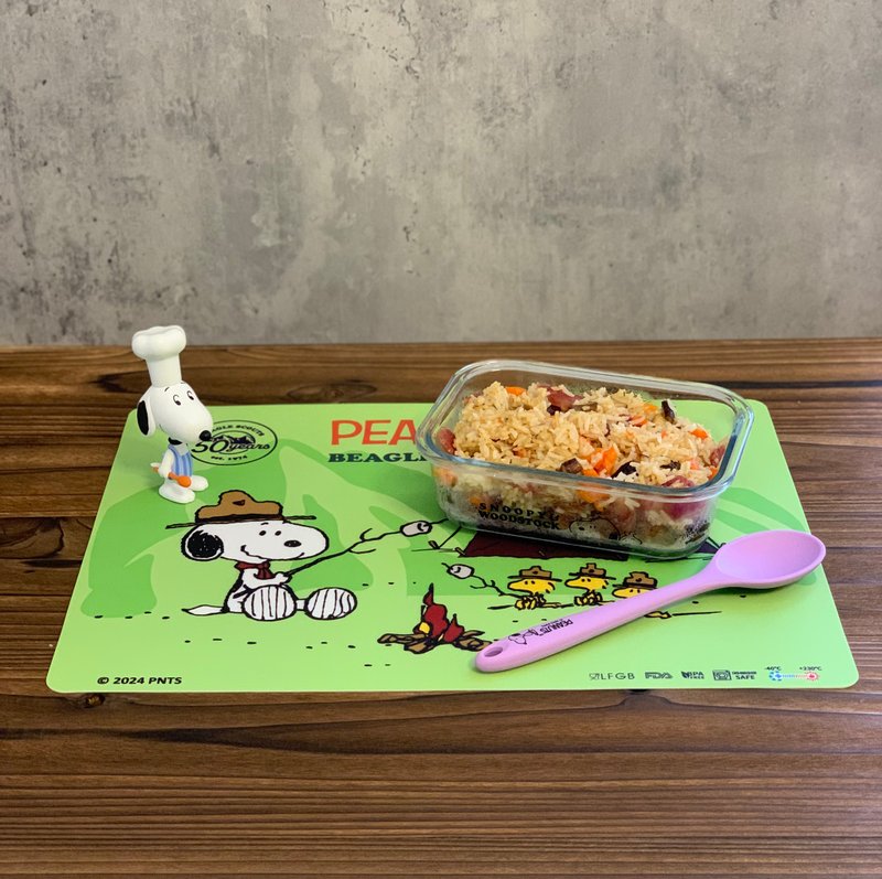 PEANUTS foodgrade silicone table mat - Beagle Scouts design - ผ้ารองโต๊ะ/ของตกแต่ง - ซิลิคอน สีเขียว