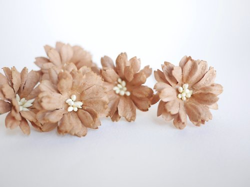 makemefrompaper Paper Flower, 25 pieces DIY small daisy flower size 4.5 cm., brown color