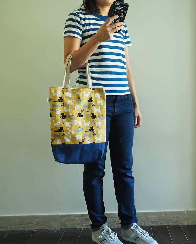 Handmade tote bag handbag canvas bag shopping bag Cat Kitten canvas tote bag - กระเป๋าถือ - ผ้าฝ้าย/ผ้าลินิน สีส้ม