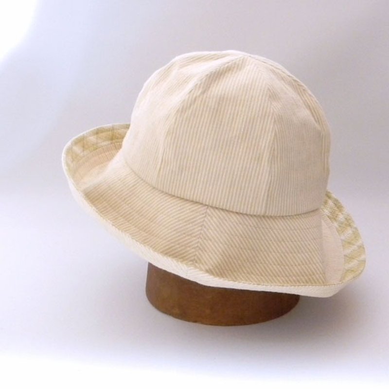 Attributed to a brim wide-hat with a casual changeover to the edge of a brim (spit or hiss). Stitch capeperine easy to use brim is not too wide 【PS 0644-Beige】 - หมวก - ผ้าฝ้าย/ผ้าลินิน สีเหลือง