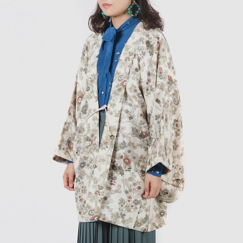 [Egg plant ancient] snow mountain daisy print vintage kimono feather weaving - Women's Casual & Functional Jackets - Other Man-Made Fibers 