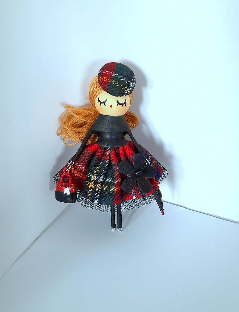 Brooch doll - 胸針 - 木頭 紅色