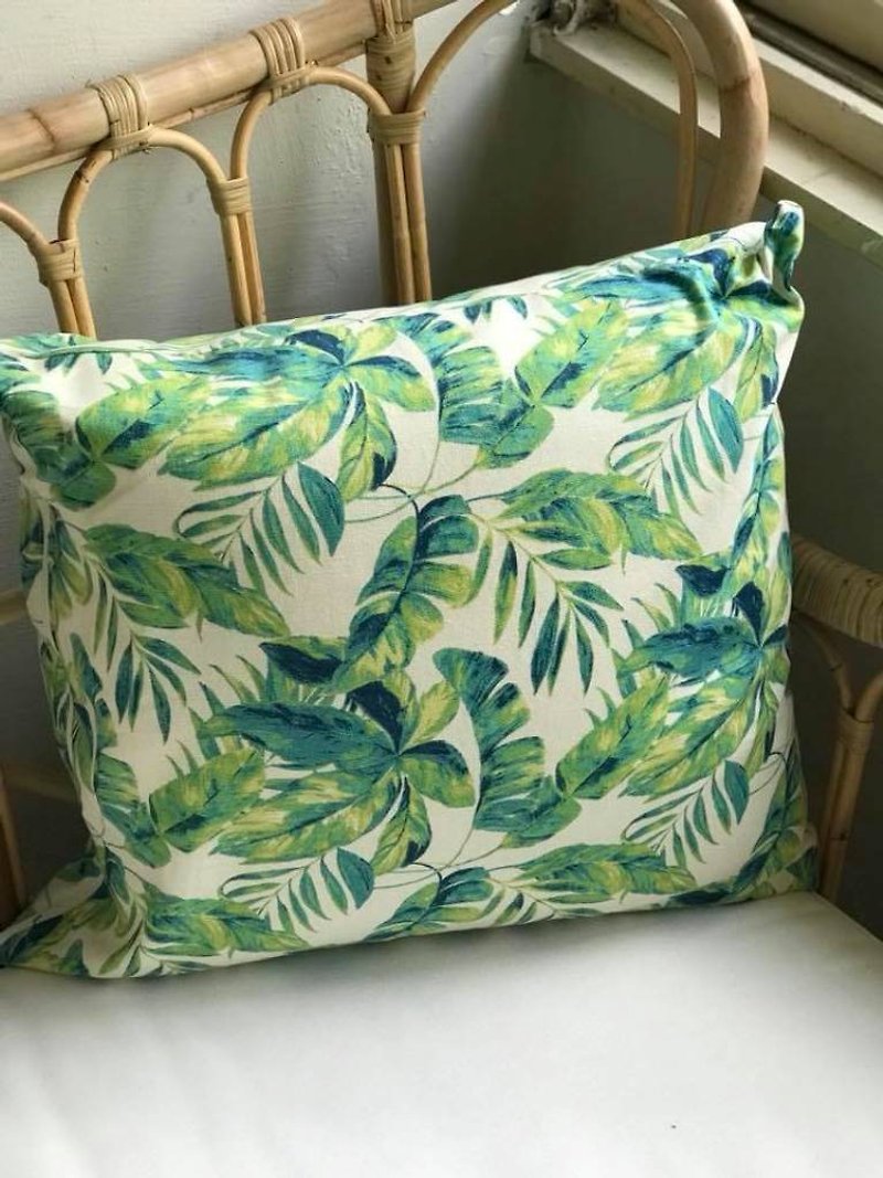 Oleta life groceries-palm leaf pillowcase on white - หมอน - ผ้าฝ้าย/ผ้าลินิน สีเขียว