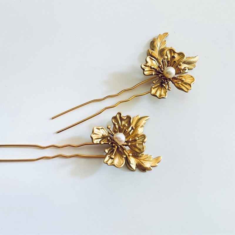 Flower and Leaf Vintage Hairpins Set of 2 - เครื่องประดับผม - ทองแดงทองเหลือง สีทอง