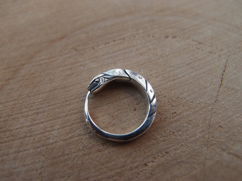 Ouroboros snake Hoop Earring for Men 14mm-0.55 inch Single Huggie Hoop - 耳環/耳夾 - 純銀 銀色