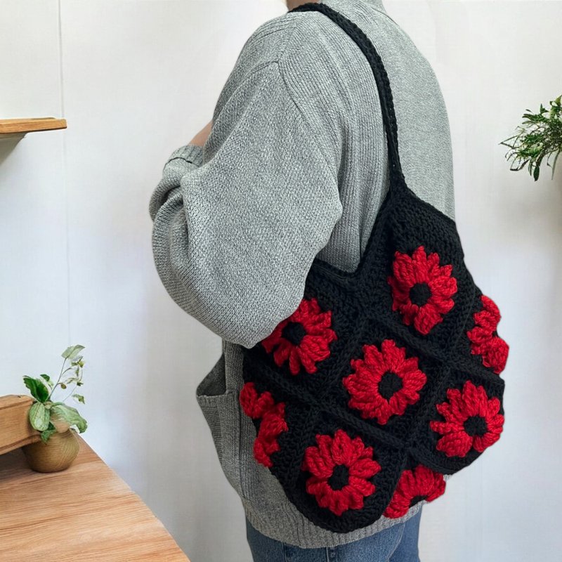 Crochet Tote Bag Granny Square Flower poppy Bohemian Bag Handmade black - กระเป๋าถือ - วัสดุอื่นๆ สีดำ