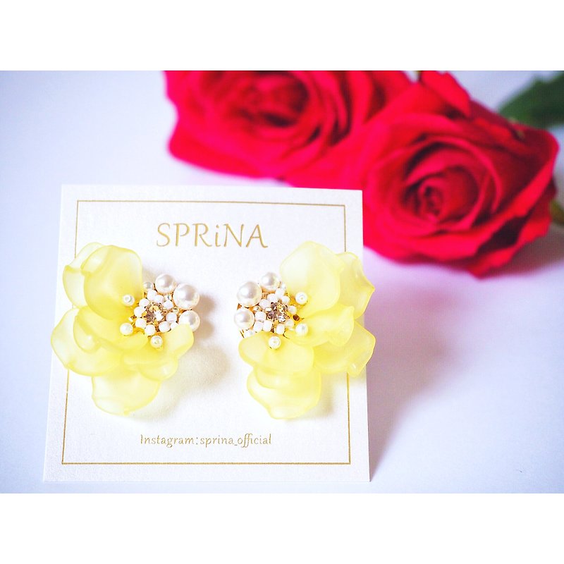 Flower frill earrings (Yellow) - ต่างหู - อะคริลิค สีเหลือง