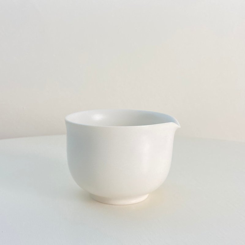 【茶具】潤白茶海/勻杯/公道杯180ml - 茶壺/茶杯/茶具 - 瓷 白色
