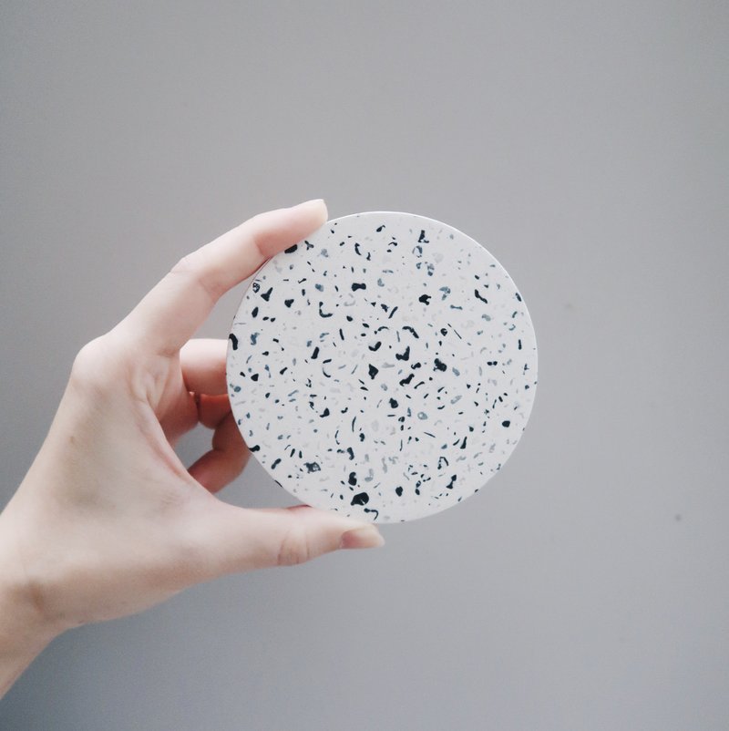 TERRAZZO Classic black & white concrete Coaster / Trinket dish / Candle holder - ที่รองแก้ว - หิน ขาว