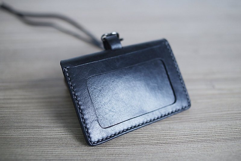 Yichuang small room | horizontal black vegetable tanned leather ID card holder identification card holder coin purse Valentine's Day gift - ที่ใส่บัตรคล้องคอ - หนังแท้ 