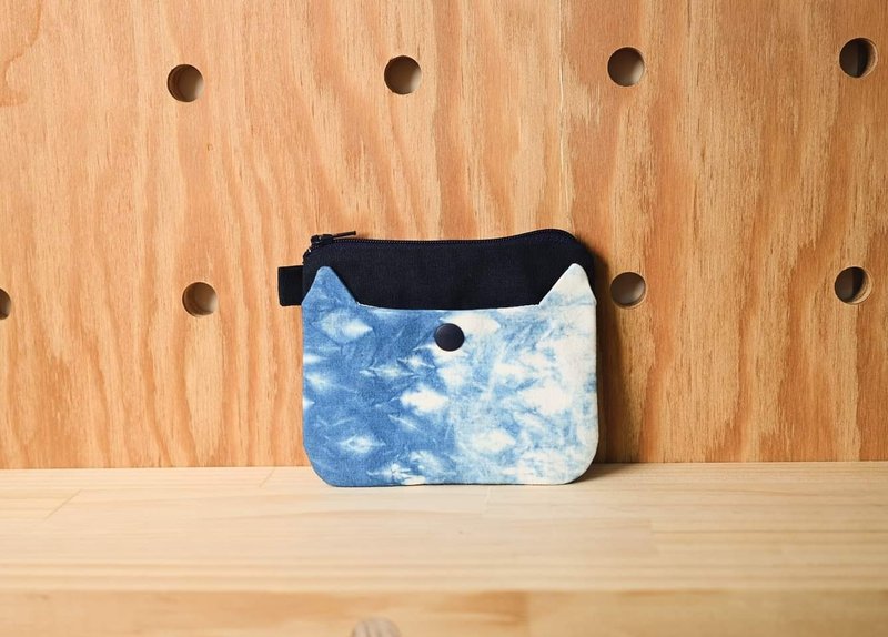 Indigo dye zipper coin purse-Cat - กระเป๋าใส่เหรียญ - ผ้าฝ้าย/ผ้าลินิน สีน้ำเงิน