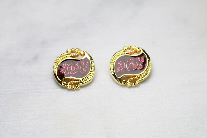 // VÉNUS 复古 vintage rose ear clips // ve131 - Earrings & Clip-ons - Plastic 