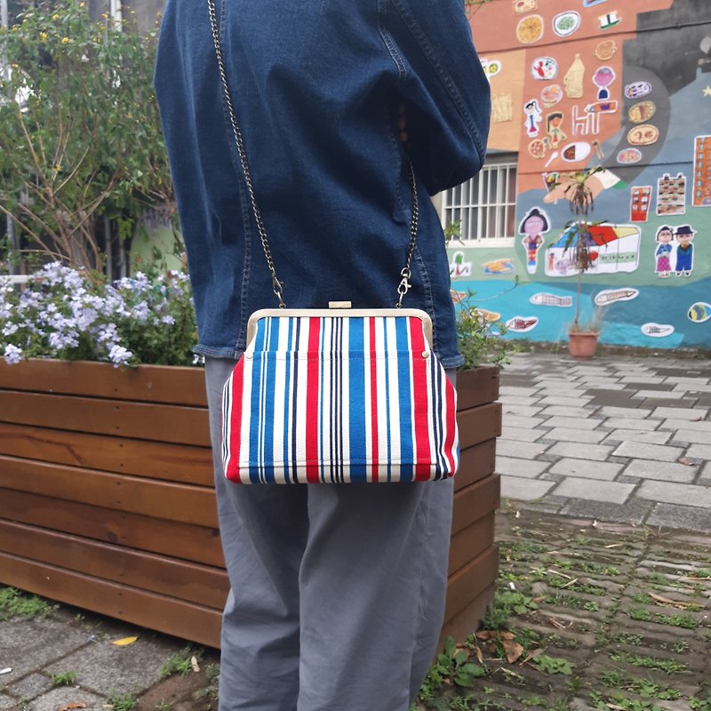 Red, white and blue gold bag/ cross-body bag/ side bag/ carry-on bag - กระเป๋าแมสเซนเจอร์ - ผ้าฝ้าย/ผ้าลินิน สีน้ำเงิน
