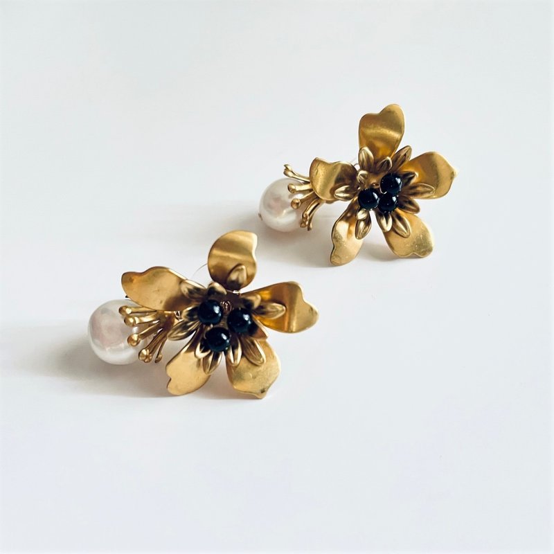 クラシカルフラワー 大粒パールのピアス(イヤリング) - 耳環/耳夾/耳骨夾 - 銅/黃銅 粉紅色