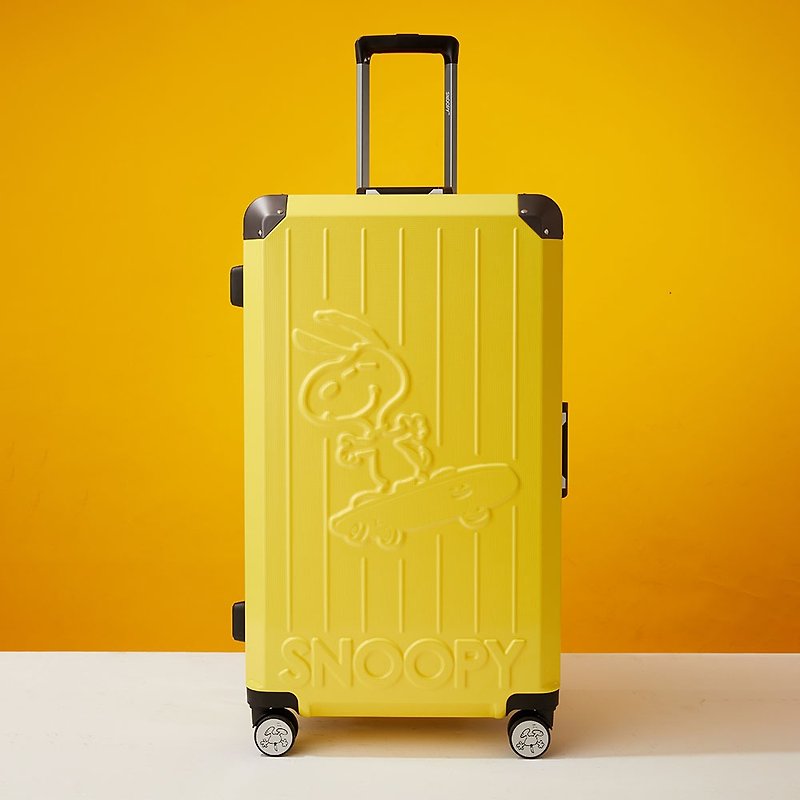 SNOOPY Snoopy 28 Inch Aluminum Frame Luggage / Sports / Fat Box - Skateboard Yellow - กระเป๋าเดินทาง/ผ้าคลุม - พลาสติก สีเหลือง