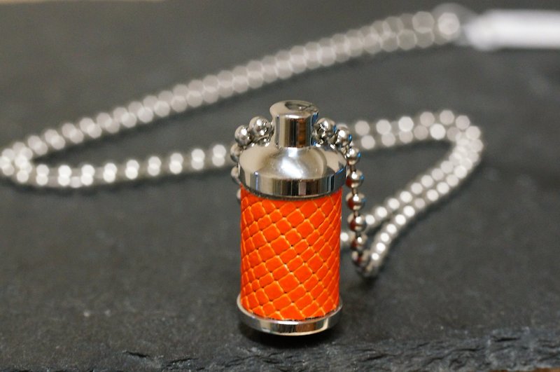 Leather Aroma Jar Necklace - สร้อยคอ - โลหะ 