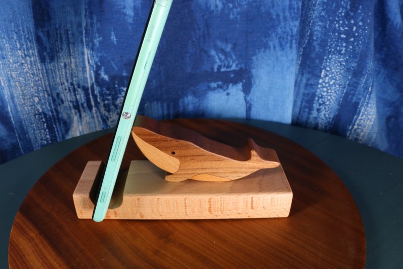 phone holder - Humpback whale 1 - Phone Stands & Dust Plugs - Wood Brown