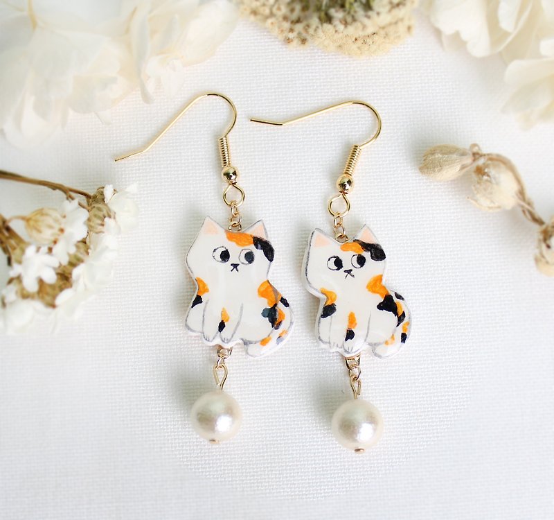 Calico cotton pearl ear hook earrings/cat/ Clip-On/animal/hand-painted hand-made - ต่างหู - ดินเหนียว สีส้ม
