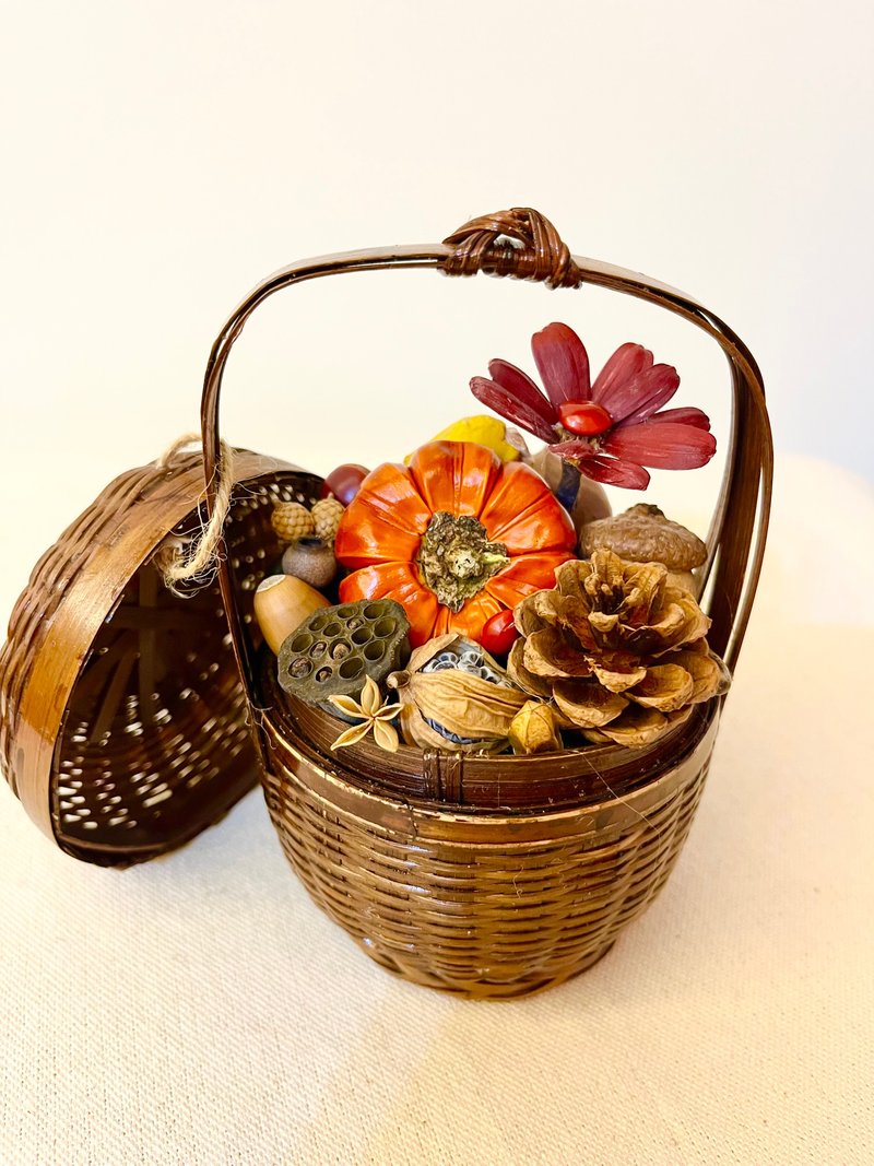 Retro Mini Bamboo Basket - Natural Plants/Dried Fruits - ของวางตกแต่ง - พืช/ดอกไม้ 