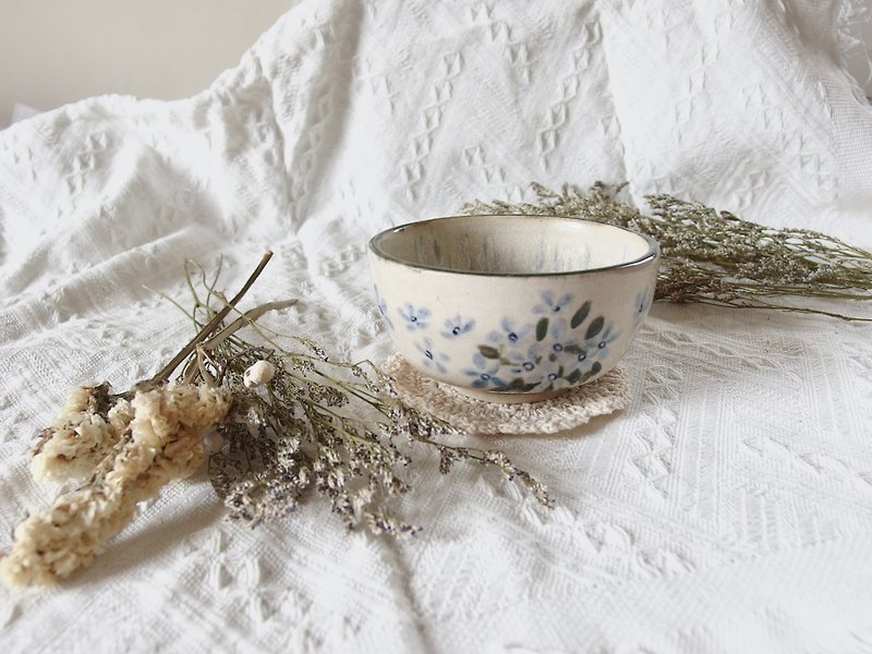 Purely hand-painted blue star flower porcelain bowl - ถ้วยชาม - เครื่องลายคราม 