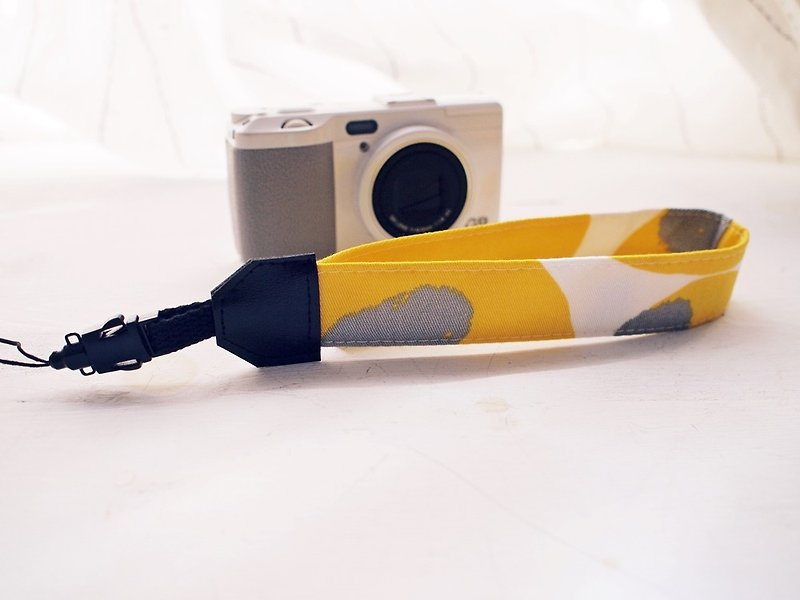 hairmo北歐色塊單掛手腕相機帶(單孔17) - 相機/拍立得 - 棉．麻 黃色