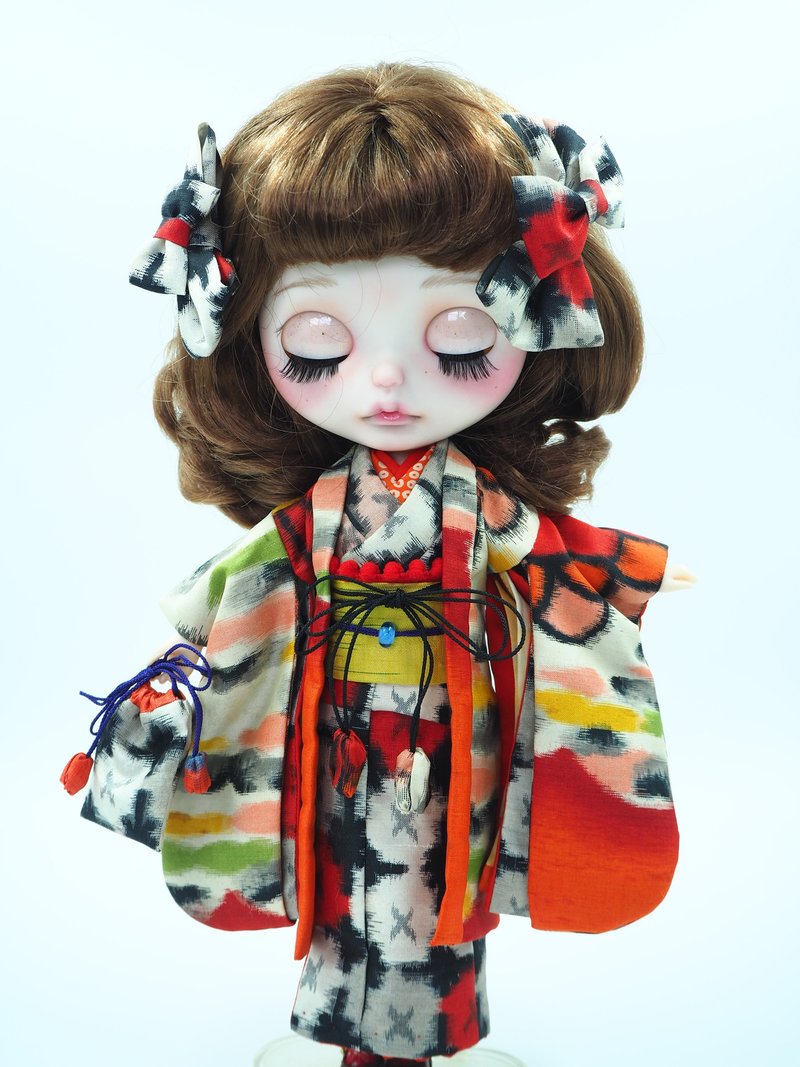 A cute kimono and haori made of meisen fabric - ตุ๊กตา - ผ้าไหม หลากหลายสี