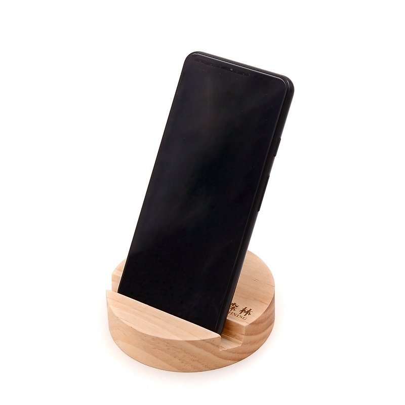 Pine mobile phone holder | can be engraved with three-dimensional characters, flat characters to create a mobile phone holder on your desk - ที่ตั้งมือถือ - ไม้ สีทอง