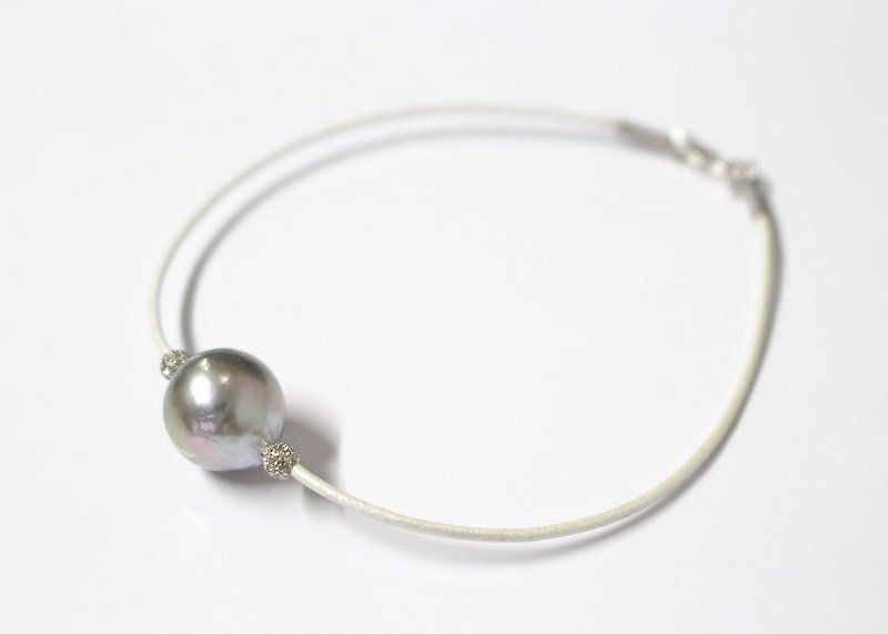 South Sea pearl white bracelet - สร้อยข้อมือ - โลหะ 