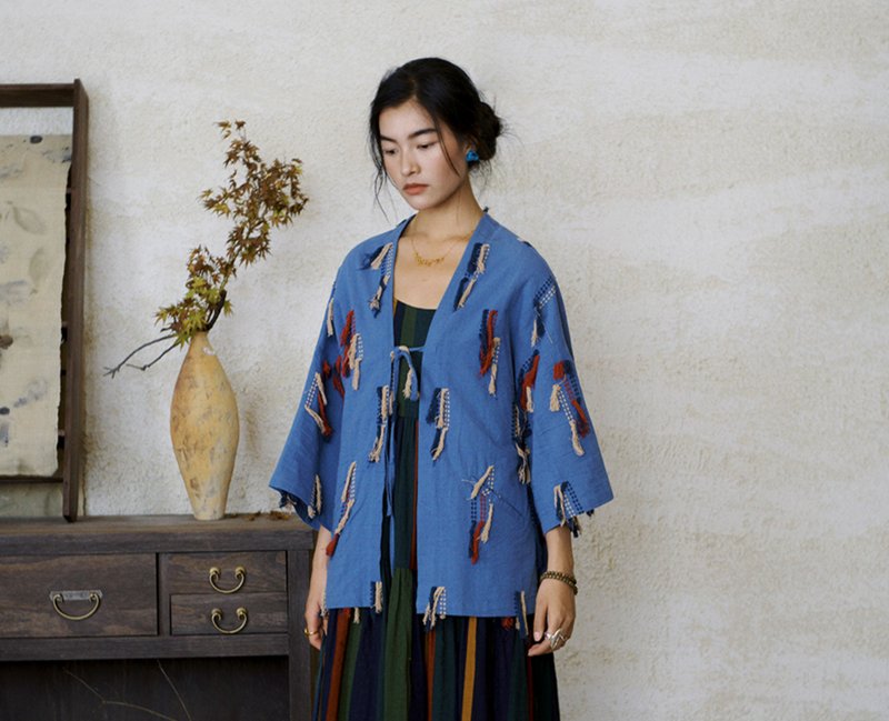 【遠方的故事】新中式復古藏風 刺子繡流蘇外套 - 女大衣/外套 - 其他材質 藍色
