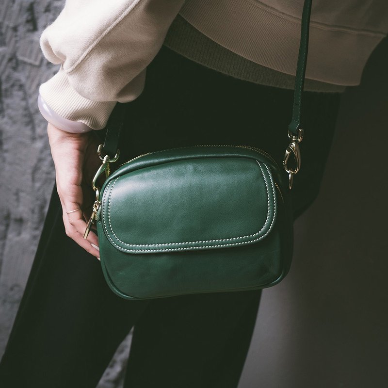 Leather three-layer zipper shoulder bag X1996 green - กระเป๋าแมสเซนเจอร์ - หนังแท้ สีเขียว