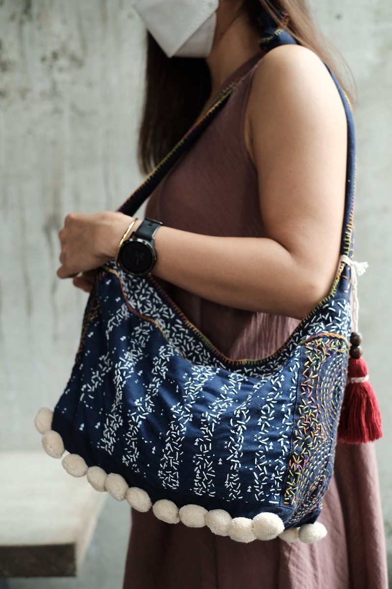 Hand Embroidery Cotton bag - Messenger Bags & Sling Bags - Cotton & Hemp Blue