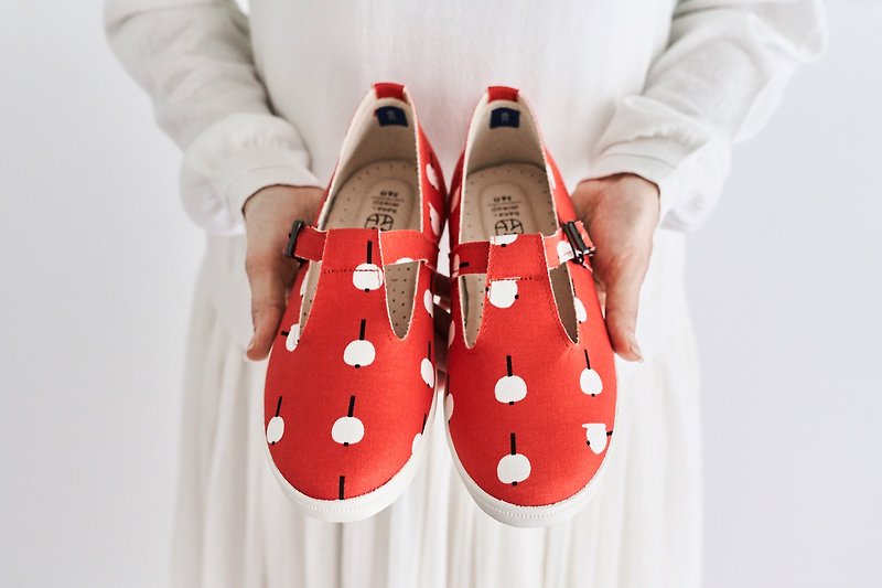 Maryjane Slip-on casual shoes Flat Sneakers with Japanese fabrics Leather insole - รองเท้าลำลองผู้หญิง - ผ้าฝ้าย/ผ้าลินิน สีแดง