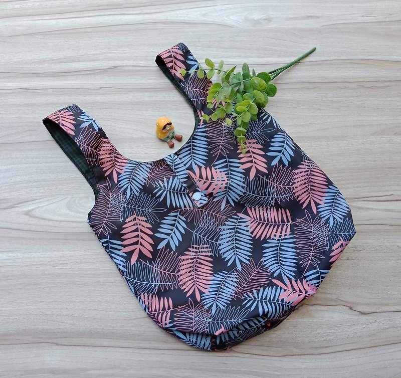 [Waterproof Shopping Bag] Palm Tree (Large) - กระเป๋าถือ - วัสดุกันนำ้ สีนำ้ตาล