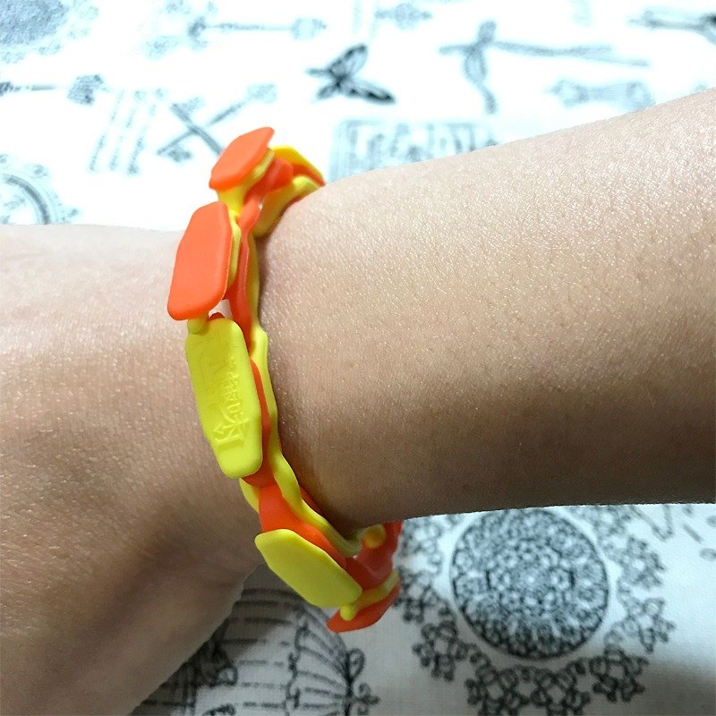 "Opera bracelet" yellow orange section [silicone material] - สร้อยข้อมือ - ซิลิคอน หลากหลายสี