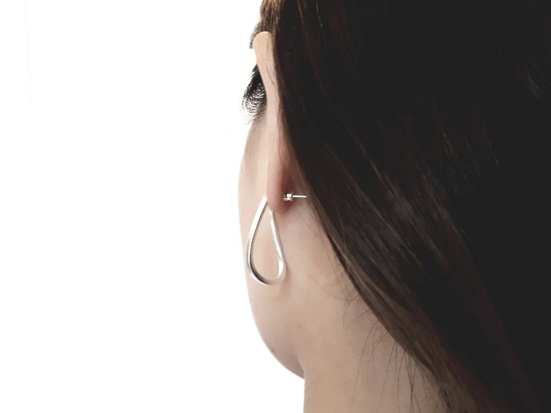 Sterling silver earrings, pebble series, pasted ear pins, simple and elegant natural lines - ต่างหู - เงินแท้ สีเงิน
