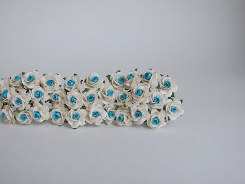 Paper Flower, 100 pieces mulberry rose size 1.5 cm., 2tone aqua-white color. - 其他 - 紙 藍色