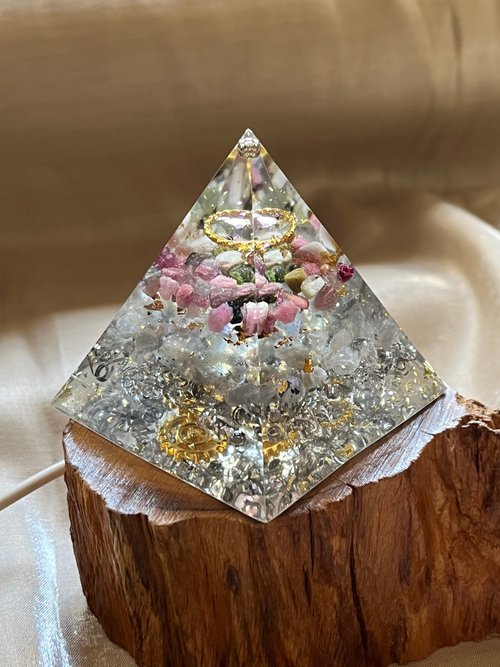 Serendipity Gem｜翡翠．水晶．奧剛 訂製【奧剛能量塔-給有影響力的你】碧璽/拉長石-奧根金字塔