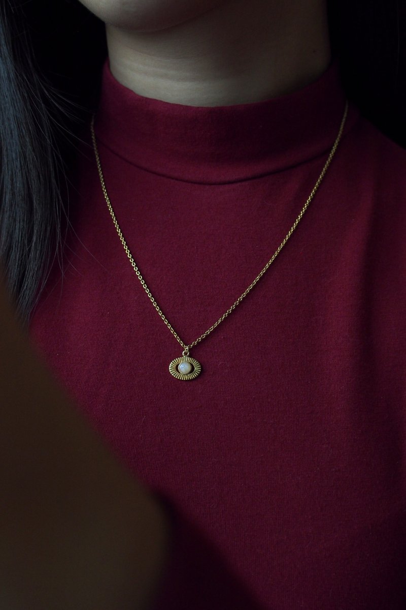 Moon Eclipse Necklace, Sterling Silver, Moon Necklace. - 項鍊 - 純銀 金色