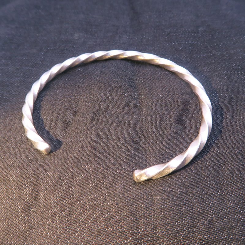 Sterling Silver - Twist Bracelet - สร้อยข้อมือ - โลหะ สีเงิน