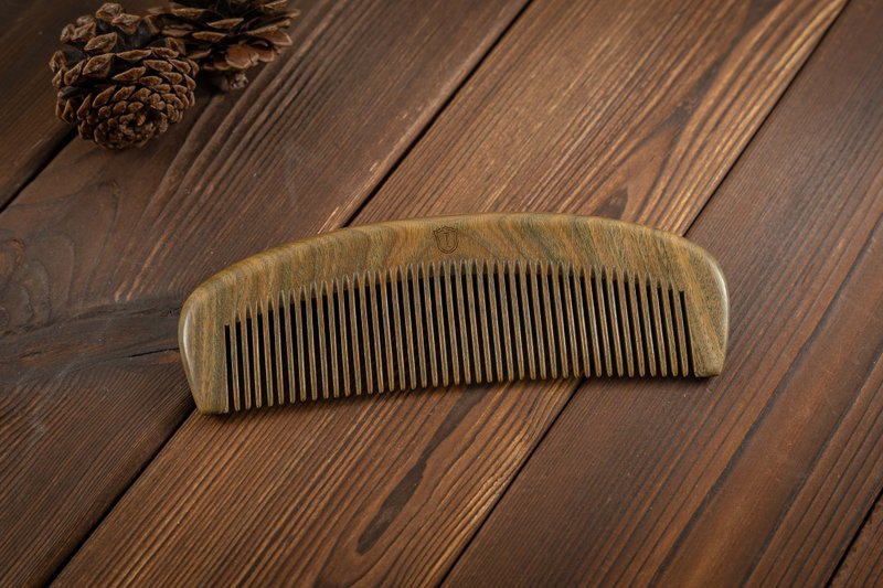 Islandoffer Green sandalwood moon-shaped handleless comb Close-tooth comb  (1pcs - Bathroom Supplies - Wood Gold