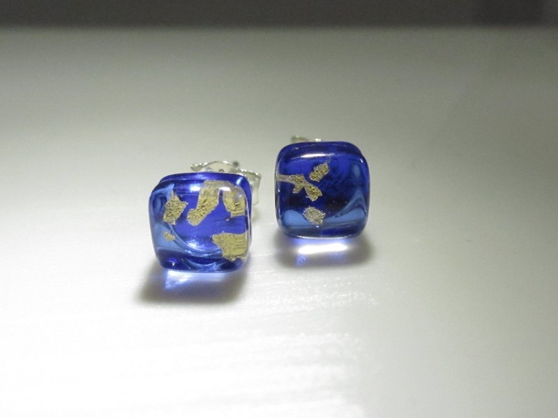 ガラスイヤリング× -  STCディープブルー -  []型|×|ゴールドシリーズ - ピアス・イヤリング - ガラス ブルー