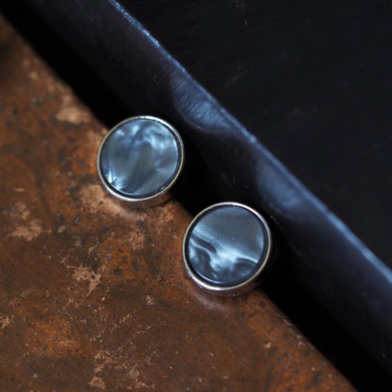 Limited Edition - Button Series - Flat Round Streamer Earrings Gray - ต่างหู - ทองแดงทองเหลือง สีเทา