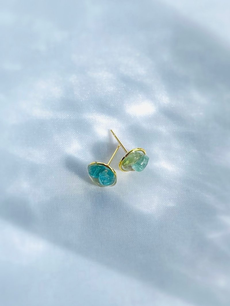 天然石/アパタイトのさざれピアス/パワーストーン/一粒ピアス/18K/一粒/シンプル/アレルギー対応/アパタイト/ノンホールピアス/さざれ石 - 耳環/耳夾/耳骨夾 - 半寶石 綠色