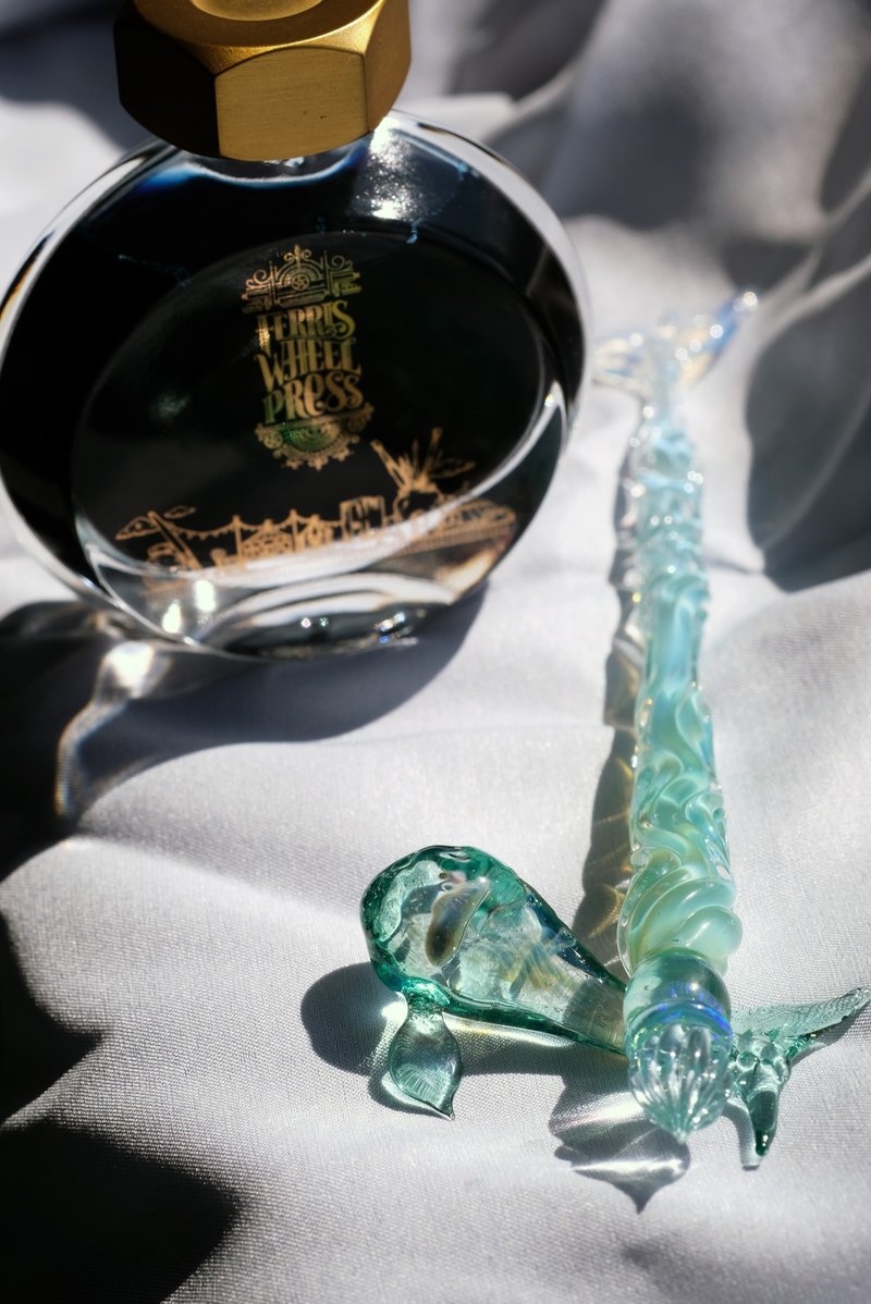 Mermaid Glass Dip Pen 人魚尾玻璃筆 (鯨魚水母) - 沾水筆 - 玻璃 藍色