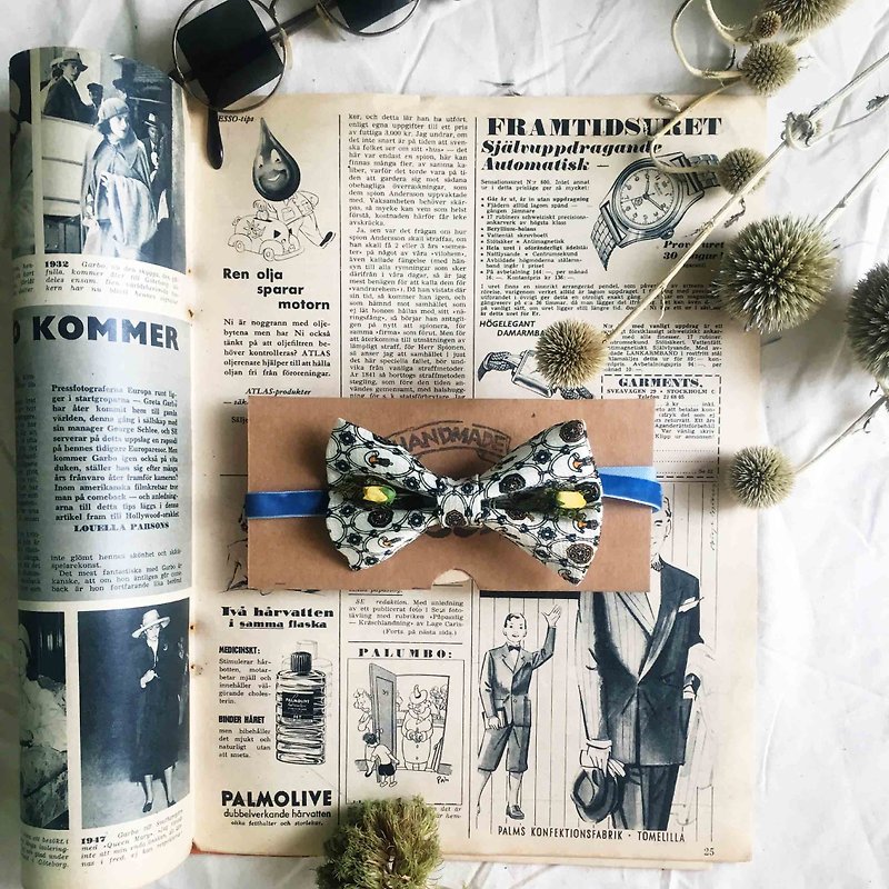 Papa's Bow Tie-Antique Cloth Belt Remedies Hand-knotted - obsessed with white-yellow rose - เนคไท/ที่หนีบเนคไท - ผ้าไหม ขาว
