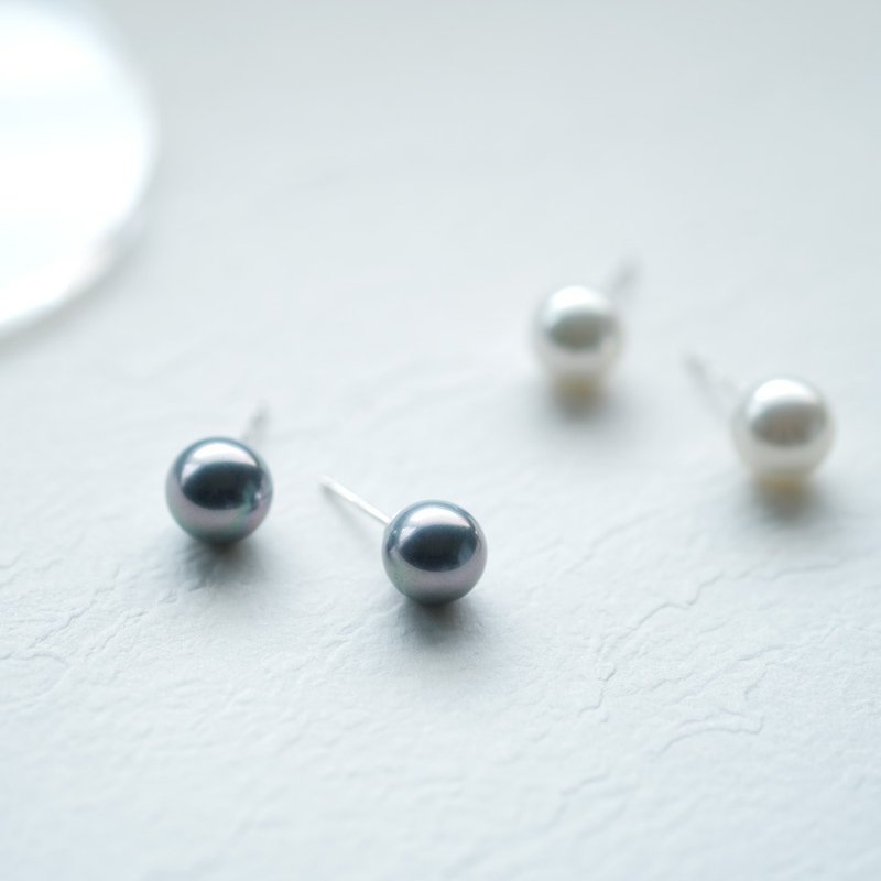 Grey & White 8mm Pearl Earrings 925 Silver - ต่างหู - โลหะ สีเงิน